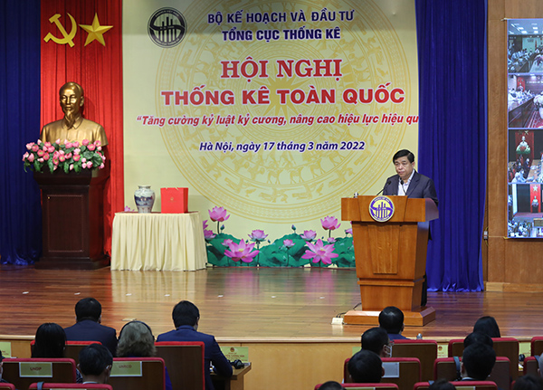 Đồng chí Nguyễn Chí Dũng, Ủy viên Ban chấp hành Trung ương Đảng, Bộ trưởng Bộ Kế hoạch và Đầu tư phát biểu khai mạc Hội nghị